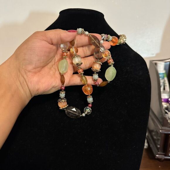 Shades of Chic Premier Designs necklace - Picture 4 of 4